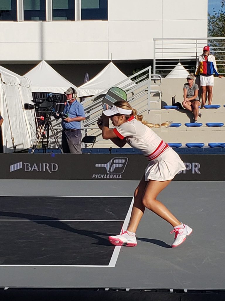 The Ultimate Begineer Guide to the TwoHanded Backhand in Pickleball