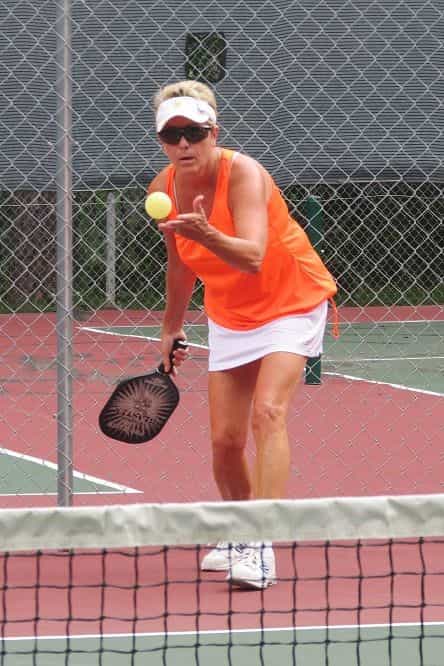 PICKLEBALL FOREHAND SERVE