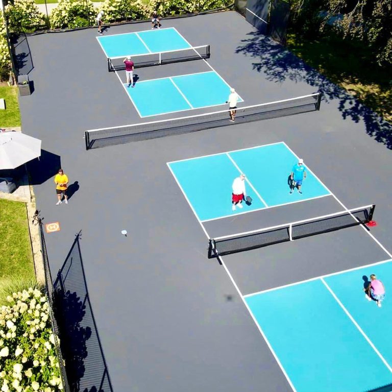 Color pickleball courts