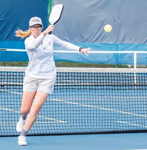 PICKLEBALL RUNNING FOREHAND